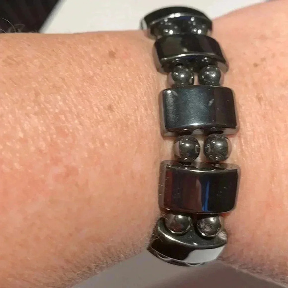 Chunky black bracelet,  Source unknown - Picture 2 of 6